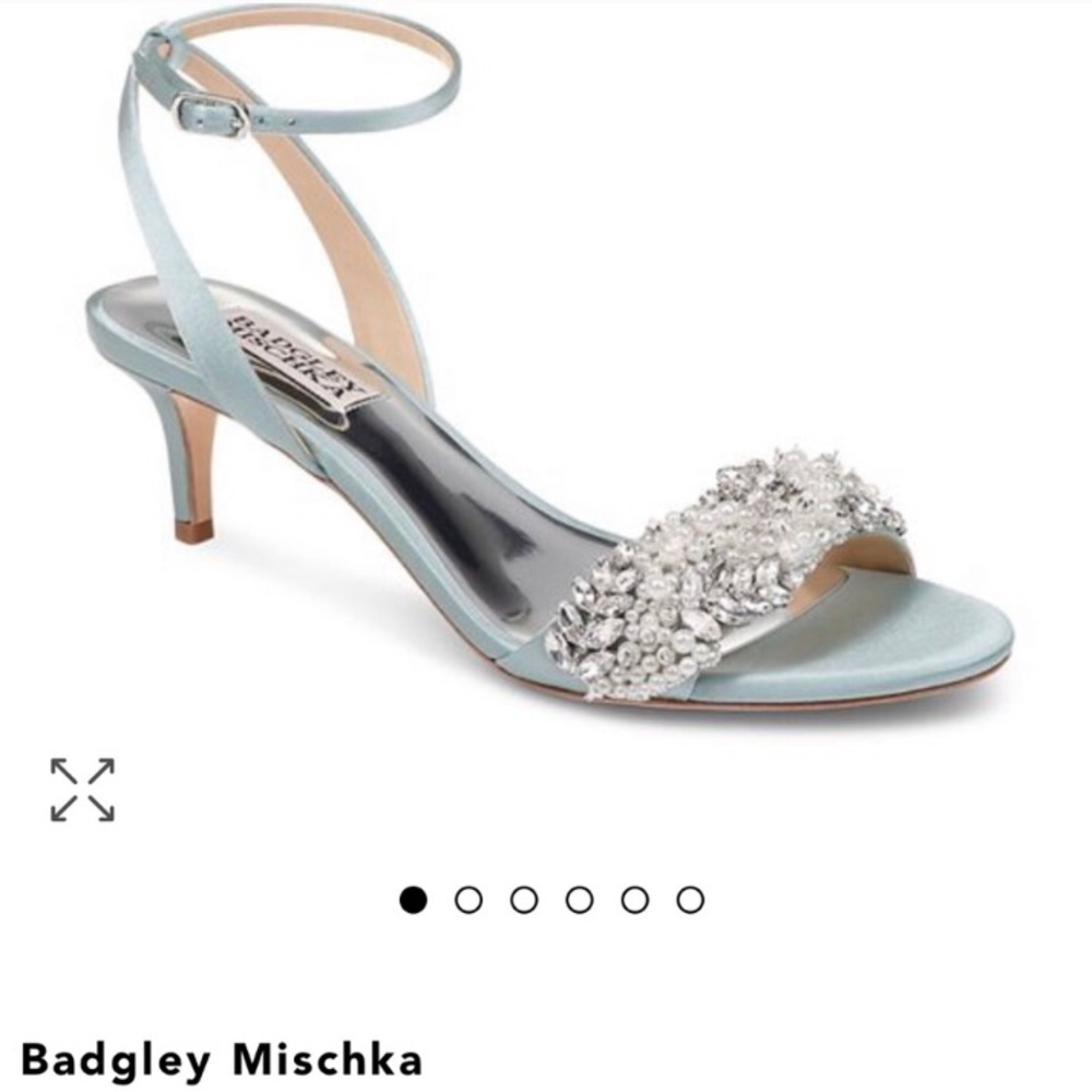 BADGLEY MISCHKA blue low heels. 6.5
